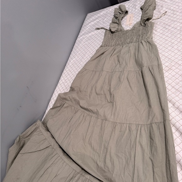 Elegant Olive Green Maxi Dress - Picture 5 of 9